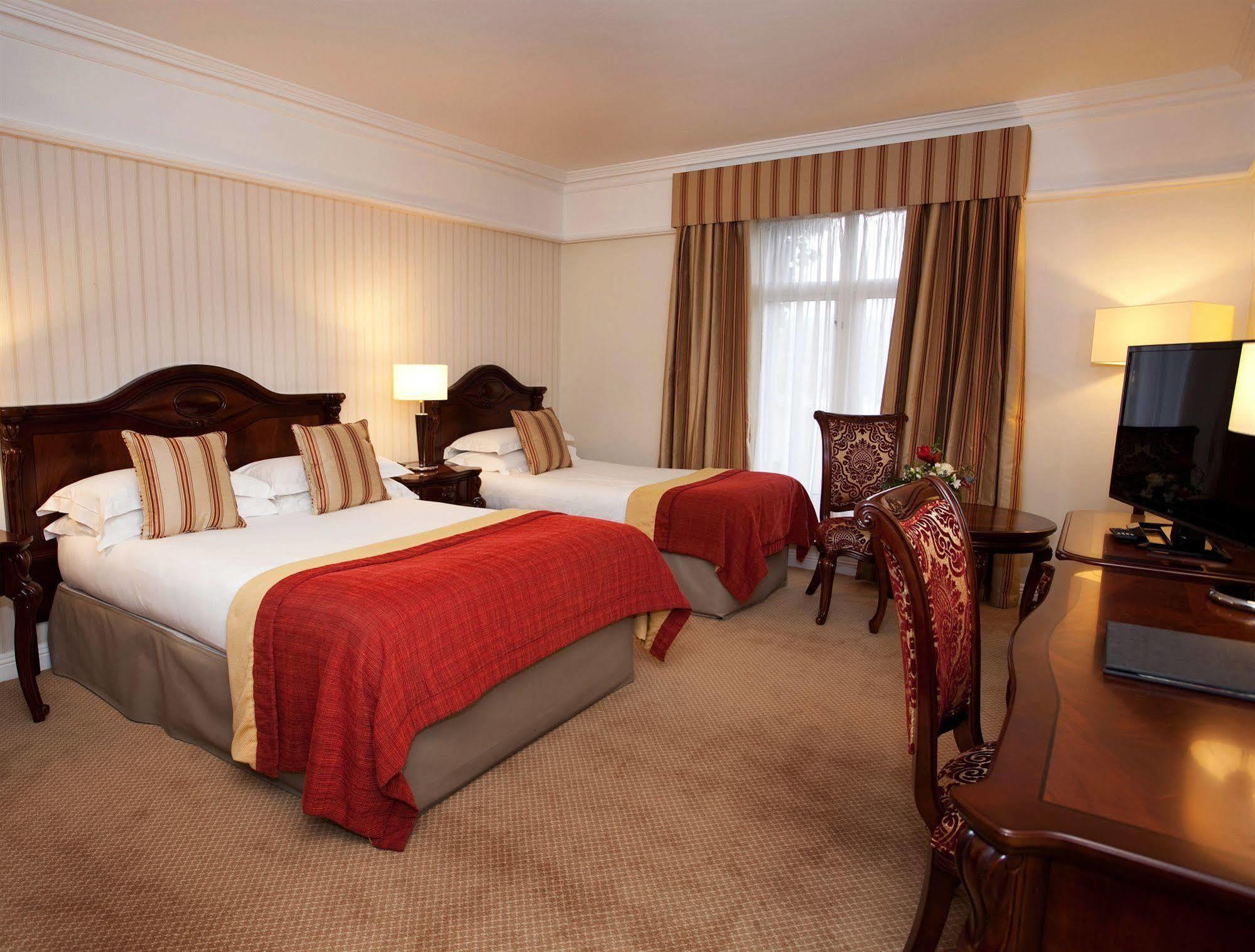 Red Cow Moran Hotel Дублин Экстерьер фото